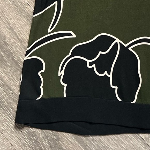 Diane Von Furstenberg Olive Green & Black Floral Print Silk Blouse size 6 - Picture 7 of 12